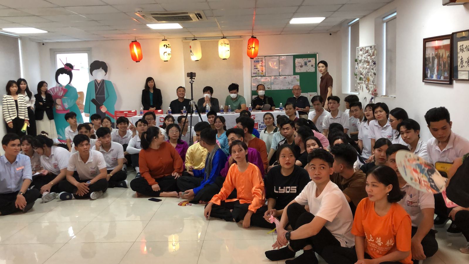 Tập thể học viên trong hoạt động đào tạo