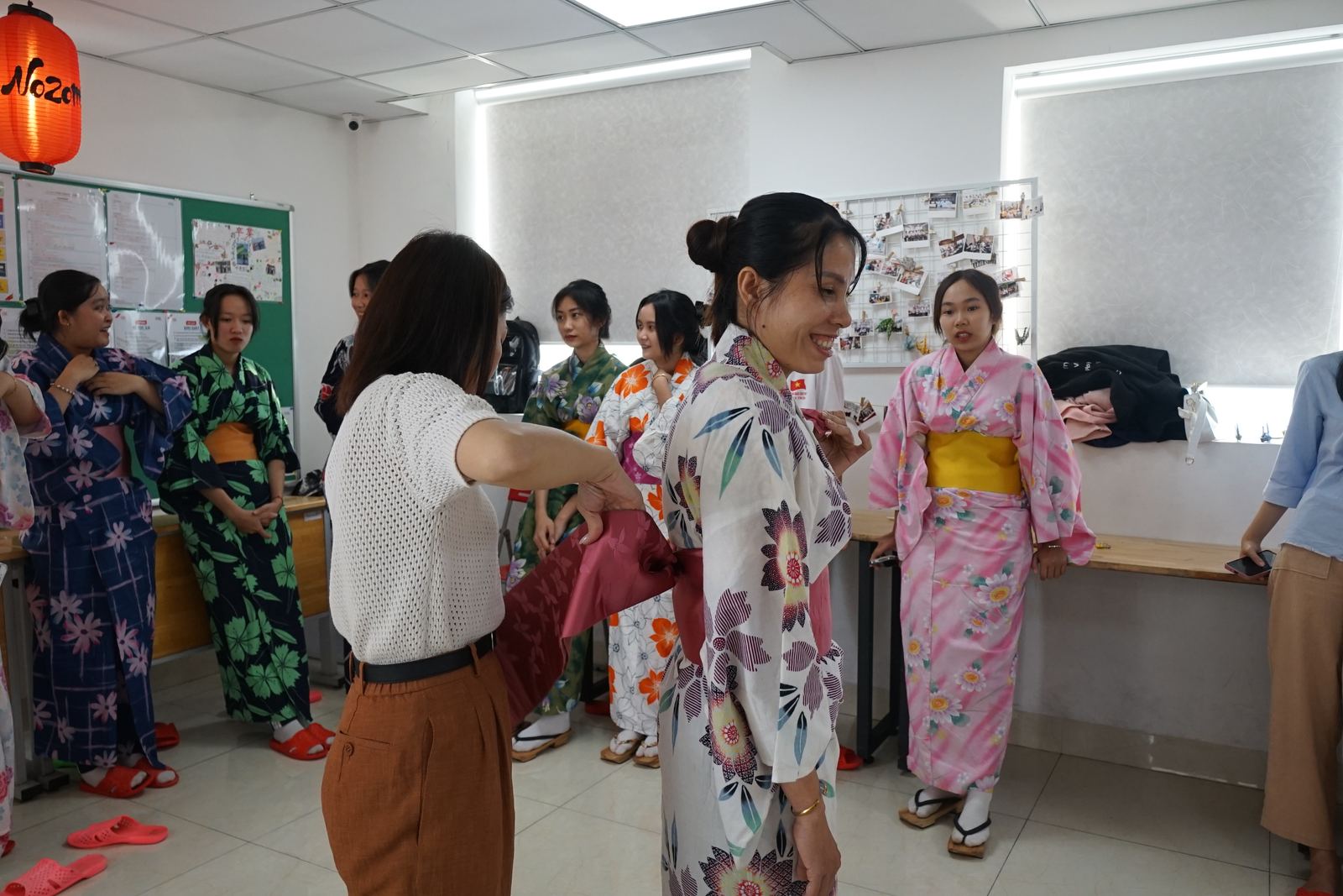 Học viên trong trang phục yukata truyền thống Nhật Bản